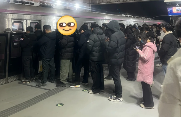 Beijing’s “Black Puffer” Joke Just Turned Into a Real Beauty Pageant