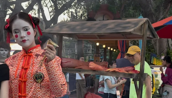 Chimelong’s Halloween Went Full Chinese Horror Mode 😭👻