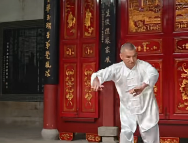 60-Year-Old Man Masters “Women’s Fist” Kung Fu in Fuzhou