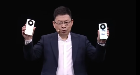 Huawei Drops Its New Flagship Mate 80 — and Yes, That 8,000-Nits Screen Is the Brightest Phone Display Ever